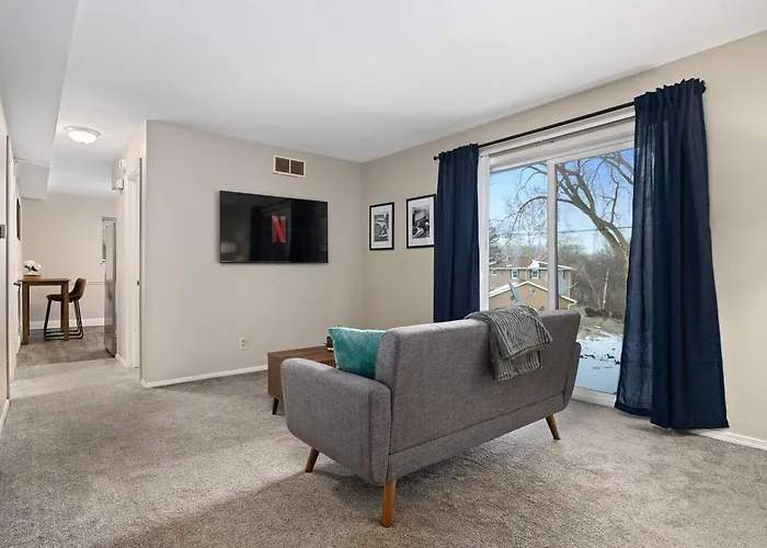 Midterm Gem - Near Downtown With Workspace Casa de férias Peoria